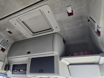 PREMIUM 450.26 / 6x2 / HOOKLIFT